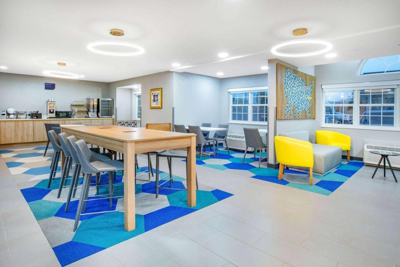 Microtel By Wyndham Beckley