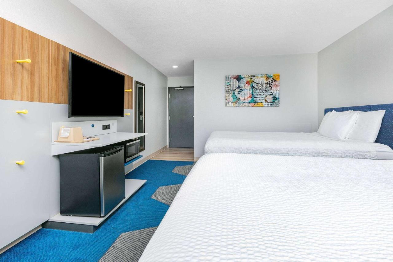Microtel By Wyndham Hotel